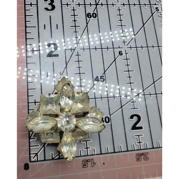 Layered Rhinestone Star Brooch Vintage Silver Tone Setting Unsigned Beauty - Picture 6 of 14